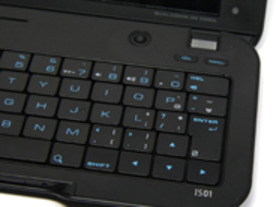フォトレビュー：大画面＆タッチ、フルキーボード搭載のAndroid端末--KDDI「IS01」
