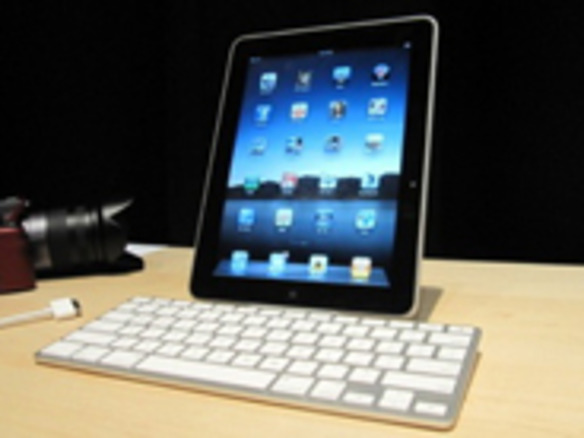 フォトレポート：「iPad」用キーボード付きドック「iPad Keyboard Dock」