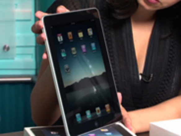 フォトレポート：「iPad」開封の儀--パッケージの中身を早速チェック