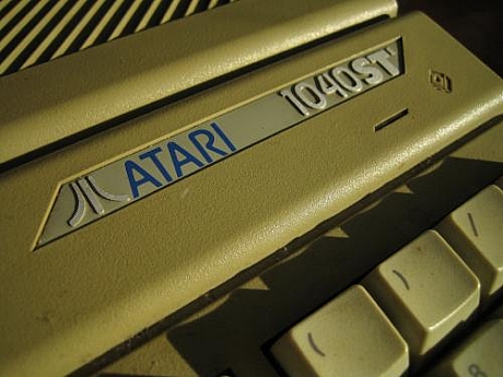 　1985年、Atariはパーソナルコンピュータ「Atari ST」をリリースした。今回のフォトレポートでは、「Atari 520ST」と「Atari 1040ST」、そしてこれらを動作させていたハードウェアを紹介する。