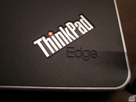 　右端には、「Think Pad Edge」のロゴが入っている。