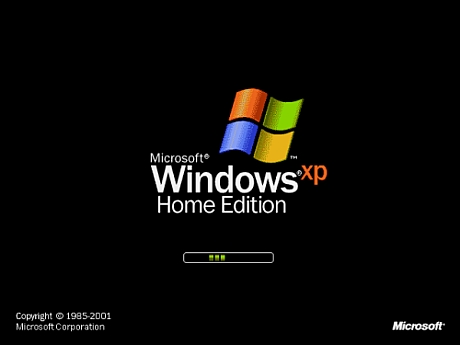 　2001年10月25日にリリースされた「Windows XP Home Edition」。