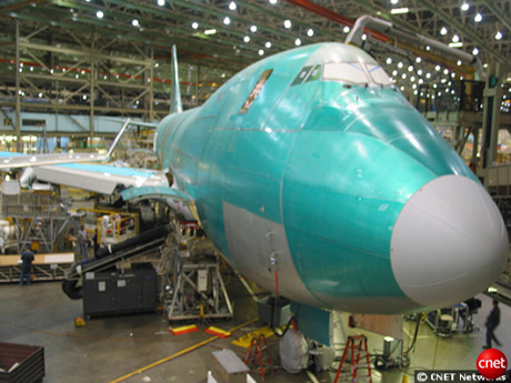 　Boeingは、747-8プログラムを進めているが、747-400の製造も継続している。画像は、2006年にワシントン州エバレットにある組立工場内で撮影。