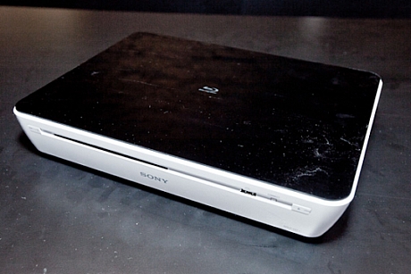 　Google TVに対応するBlu-ray Discプレーヤー「NSZ-GT1」は399ドルで同時期に発売となる。