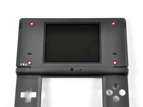 　4本のプラスねじを外すと、上部ディスプレイ部分を開けられる。