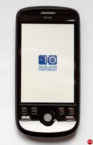 　Googleがサンフランシスコで開催のGoogle I/Oカンファレンスの参加者に対し、ロックされていないHTC製のAndroid搭載携帯電話機「Google Ion」を無償配布した。同機は、「HTC Magic」がベースとなっている。