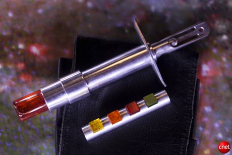 　「スター・トレック」で使用された道具や技術は1960年代の最先端のものだったが、それらが技術革新を引き起こしたケースもある。これはドクター・マッコイの医療キットで、注射針を使わずに空気圧によって薬を注入する「ハイポスプレー」が含まれている。