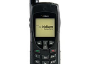 KDDI、イリジウム衛星携帯電話「9555型」を2月24日より発売