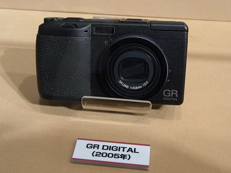 　2005年に登場した初代GR DIGITAL。