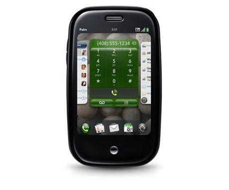 　Palmは米国時間1月8日、2009 Consumer Electronic Show（CES）で新しいOS「WebOS」と新デバイス「Palm Pre」を披露した。同社は携帯端末分野における地位の巻き返しを狙っている。Palm Preは2009年上半期にまずSprintから販売される予定となっている。