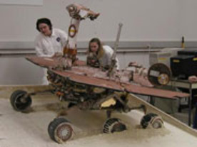 フォトレポート：身動きとれなくなって2カ月--火星探査機「Spirit」、救出なるか