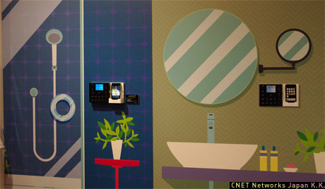 　パネル展示ゾーンでは、バスルームなどを描いたパネルにインウォールアンプA-IW001を組み合わせることで、利用シーンを提案している。