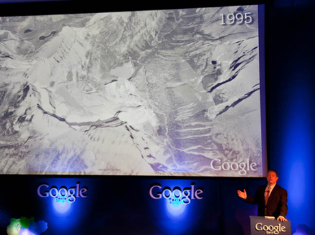 　Gore氏は気候変動による氷河の溶解について、過去と現在の写真を手に入れることは困難だったと述べる。しかし、Google Earthの時間指定機能のおかげで、氷河が溶けゆく様子を誰もが確認できるようになった。