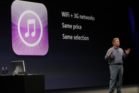 　iTunesは6日から3Gネットワークを使って、楽曲をダウンロードできるようになる。