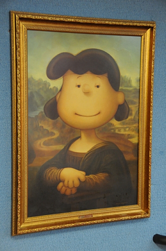 　「モナ・ルーシー」。Schulz氏の67歳の誕生日を記念して1989年に描かれた。