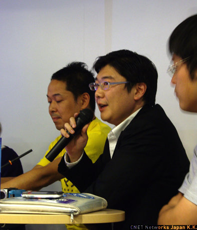 　ブロガー代表者によるトークセッションでは、アイファイジャパン代表取締役の田中大祐氏も登場し、Eye-Fiの機能について解説した。