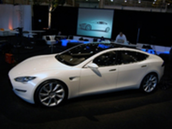 フォトレポート：Tesla Motors、セダン型電気自動車「Model S」を披露
