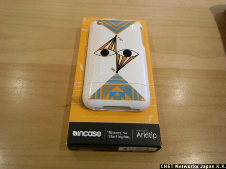　LAを中心に活躍するアーティストのSteven HarringtonとincaseによるコラボレーションのiPhoneケース「Incase Slider iPhone 3G Harrington」。価格は4800円で、アップルストア限定。