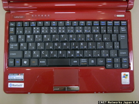　パールレッドのキーボード。