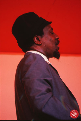 　ジャズ界の偉人Thelonious Monk。1963年にモントルージャズフェスティバルで撮影。この写真は、Thelonious Monkの1964年のLP「It's Monk's Time」のカバーで使われている。