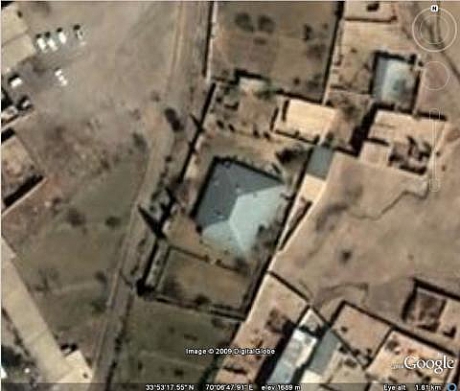　研究チームによるbin Ladenの居所の条件をすべて満たした3つめの建物は、北緯33度88分82.07秒、東経70度11分33.08秒にある個人の住宅だ。bin Ladenの生活史の6つの特徴をすべて満たす3棟の建物に加えて、6つの条件のうち5つを満たす別の建物が16棟ある。