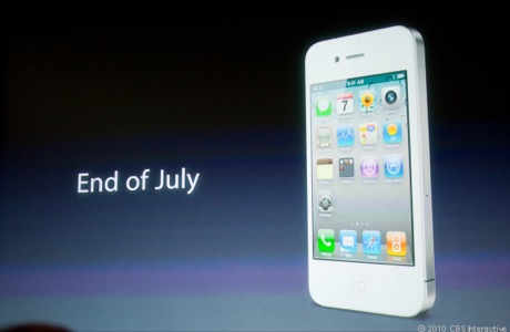 　Jobs氏によると、ホワイトモデルのiPhone 4は7月末までに出荷が開始されるという。こはモデルは当初、ブラックモデルと同じ時期に発売が開始される予定だったが、製造上の問題で遅れが生じていた。