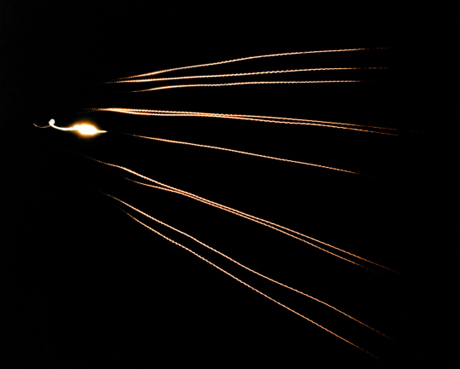 　この長時間露光で撮影された撮影日不明の写真は、試験発射された10基のMK-21再突入体が、クアジャリン環礁付近の太平洋上に向かっているところを写したもの。