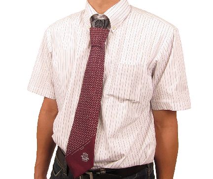 一見すると普通のネクタイだが、ネクタイを引き下ろすとファンが現れワイシャツの中に風を送ってくれる。価格は2980円（サンコーレアモノショップ）。