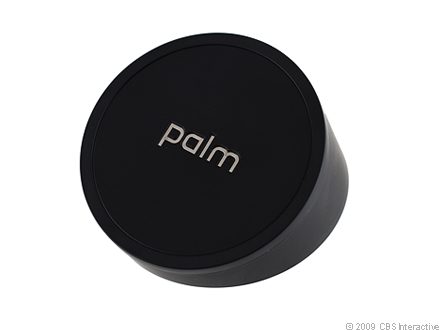 　Palm Preには充電器が同梱されるが、「Touchstone Charging Kit」を利用することができる。