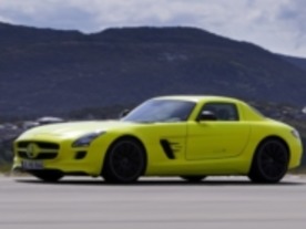 フォトレポート：メルセデス・ベンツの電気スポーツカー「SLS AMG E-Cell」