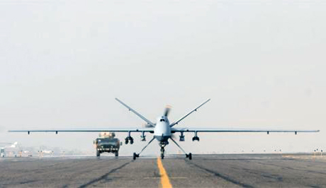 　「Reaper（死神）」とはうまく名付けたもので、主なミッションは「持続的ハンターキラー」無人航空機として活動することだ。米空軍下ではこのような装備は初めてのものだ。