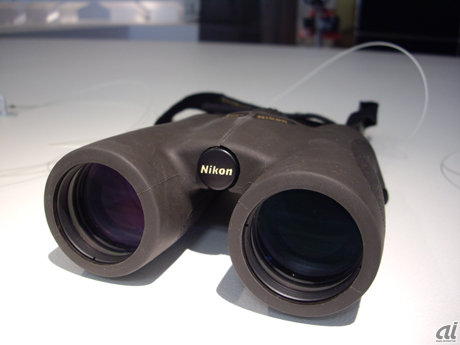 　ニコンビジョンの双眼鏡「Nikon HG L」は1997年に発売された。高級感、操作の快適性を追求した流麗なエルゴノミックデザインを採用しているという。ロングライフデザイン賞を受賞。