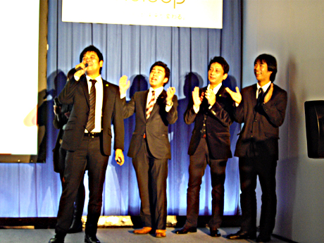 　会場では、エネループ開発当時のメンバーと現在の商品企画担当者によるハッピーバースデーソングも披露された。