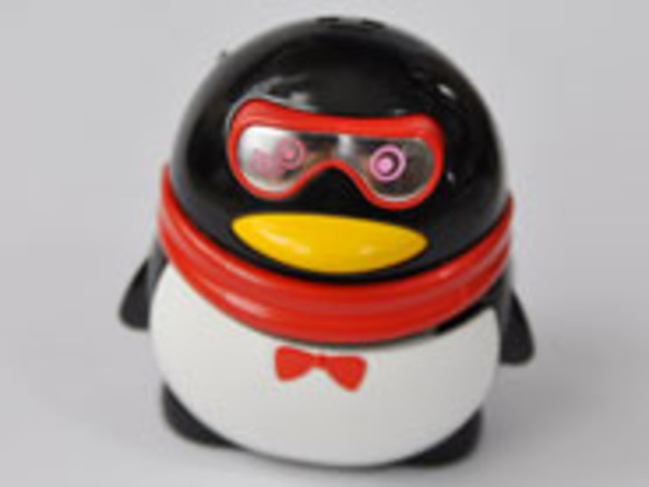 机の上に立つペンギン、お腹にバッテリ--キャラクター王国中国トンデモケータイ