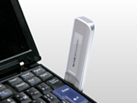 ウィルコム、WILLCOM CORE 3G専用データ通信カード「HX002IN」を発売