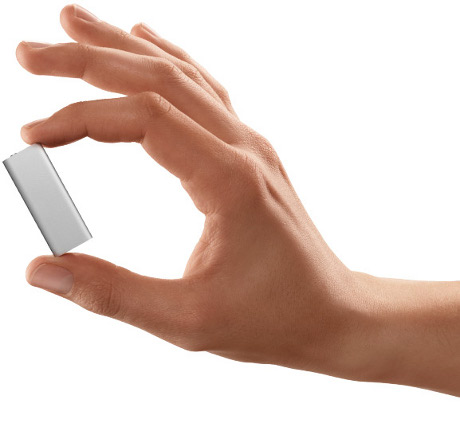 　Appleは米国時間3月11日、第3世代目となる新しい「iPod shuffle」を発表した。