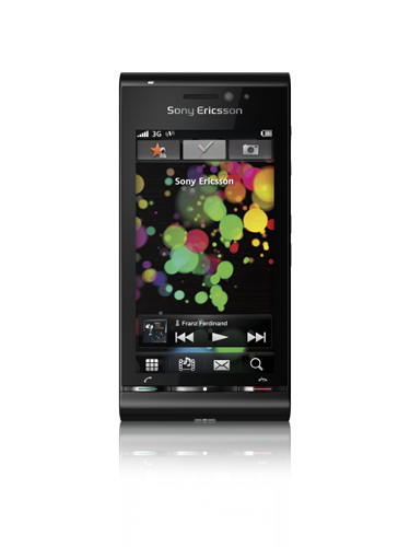 　Sony Ericssonは米国時間2月15日、「2009 GSMA World Congress」で新しい音楽携帯「W995 Walkman」とコンセプトフォン「Idou」を公開した。ここでは両製品を画像で紹介する。

　この画像はIdou。3.5インチタッチスクリーンを搭載。この名称は暫定的なもので、同製品の正式な発表は2009年後半になる予定。