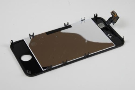 　iPhone 4のディスプレイは、デジタイザとガラスにしっかりと接着されている。これらの部品のいずれかを交換する場合は、フロントパネルアセンブリ全体を交換することになりそうだ。
