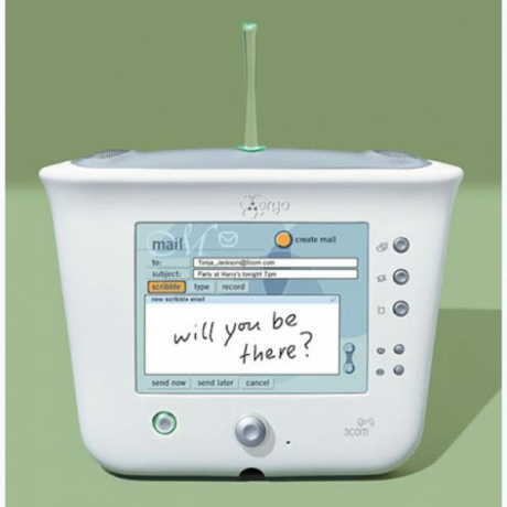 6. 3Com「Ergo Audrey」（2000年〜2001年）

　Audrey Hepburnにちなんで名付けられた3ComのErgo Audreyは、2000年10月に登場したインターネット機器だ。Wikipediaによると、Ergo Audreyはインターネットへのアクセスや電子メールの送受信、音楽と動画の再生、最大2台の「Palm OS」ベースのデバイスとの同期ができたという。

　Ergo Audreyは、「Ergo」シリーズのさまざまなデバイスの第一弾となる予定だったが、2001年6月、ドットコムバブル崩壊のさなかに生産終了となった。