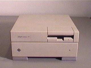 　「SPARCstation IPX」は、簡単に言うとSPARCstation 2をランチボックス型の筐体に収めたものだ。当時としては、小振りで持ち運びに便利な機器だった。