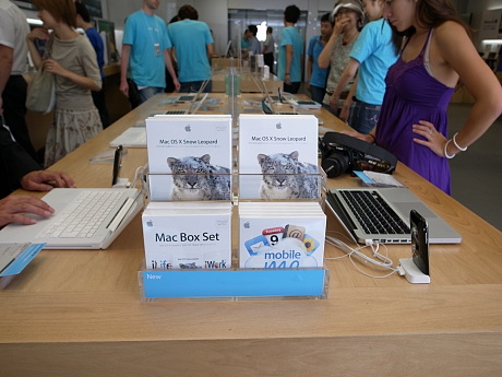 　店内のMacはすべてMac OS X 10.6 Snow Leopardに切り替わっている。