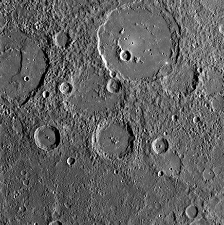 　水星を最も近くから撮影した画像のうちの1枚。