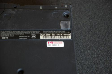 　IBMのバーコードインベントリタグ。このPCはタイプ2630-5TU、別名IBM ThinkPad 701cであることが分かる。
