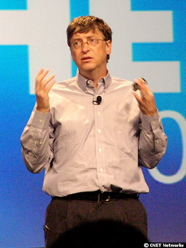 　MicrosoftのBill Gates氏がまもなく常任会長職から退く。同氏は今後、自身が設立した慈善団体の運営に集中する予定だ。これまでのGates氏を写真で振り返る。こちらは2006年5月のWinHEC 2006（Windows Hardware Engineering Conference）」で、次期OS「Windows Vista」のベータ第2版を発表したときの様子。