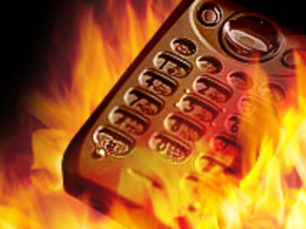 au携帯電話「W42K」の電池パックに破裂の危険