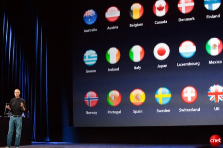 　Jobs氏は、iPhoneの人気が国際的に高いことを紹介。