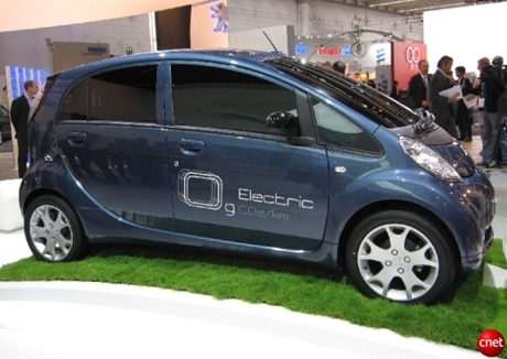Peugeot iOn

　「Peugeot iOn」は、三菱自動車が供給する電気自動車「iMiev」をベースにしている。iMievと同様、iOnは64馬力で132ポンド・フィートのトルクを発生する。航続距離は80マイル（約128km）。
