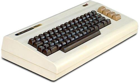 　Commodore VIC-20：「VIC-20」は、300ドル以下で手に入る、初の比較的低価格なカラーコンピュータだった。1行にたった22文字しか表示できないため、ビジネスアプリケーションの使用は最小限だが、色の表示がきれいで、ジョイスティックポートがあり、低価格だったことから、ゲーム用として人気を博した。

　また、VIC-20はApple IIが発売台数100万台を記録するわずか数カ月前に、初めて100万台以上を売り上げたコンピュータであり、VIC-20の生産台数は1日当たり9000台で、売上高は3億500万ドルに達した。VIC-20の価格は最終的に100ドル以下になり、これはカラーコンピュータとして初めてのことだった。