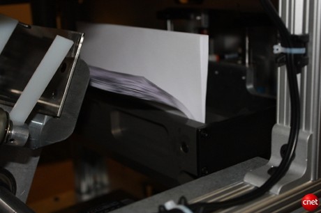 　印刷が終了すると、製本の作業が始まる。なお、EBMは1分間あたり125ページ印刷可能。