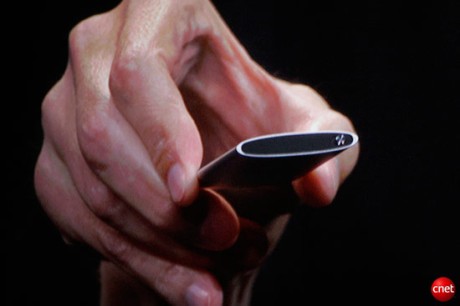 　新しいiPod nanoはiPhone 3Gのように、湾曲している。画面部も同様だ。